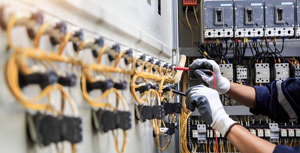 Professional Electrician technician working in Stockbridge, MI